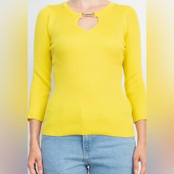 NWT Carmen Marc Valvo Neck Cutout Yellow Ribbed Pullover Size M - Picture 4 of 8
